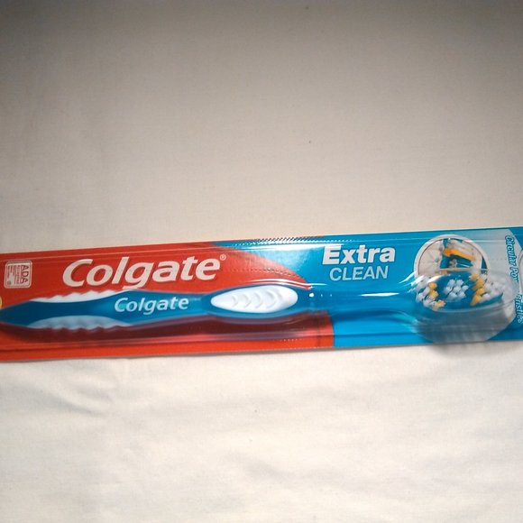 Adult Colgate Extra Clean toothbrush; size: Medium; New-Last ONE - Picture 6 of 9
